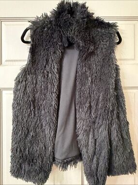 Xhilaration Charcoal Gray Faux Fur Teddy Vest